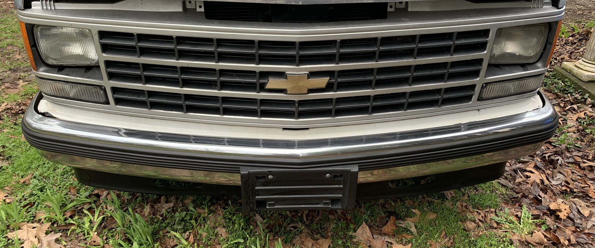 C-1500 Bumper Assembly and grill for 89' with turn lights