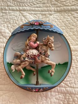 Carousel Daydreams “ Swept Away” Bradford Exchange 1994 Musical Plate