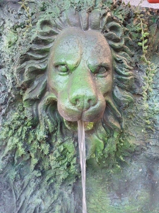 Beautiful Gourgiuos Wall Fountain Not To Heavy