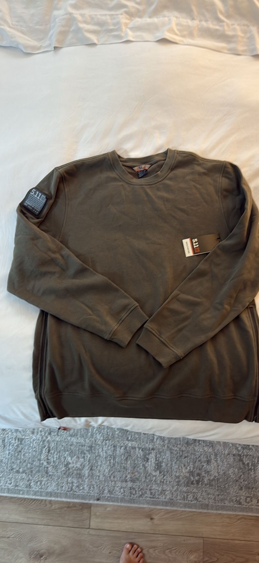 5.11 Men’s xl Sweatshirt NEW