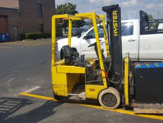 1997 Hyster J30XMT forklift