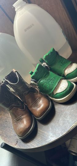 Boots 5c / shoes 4.5c