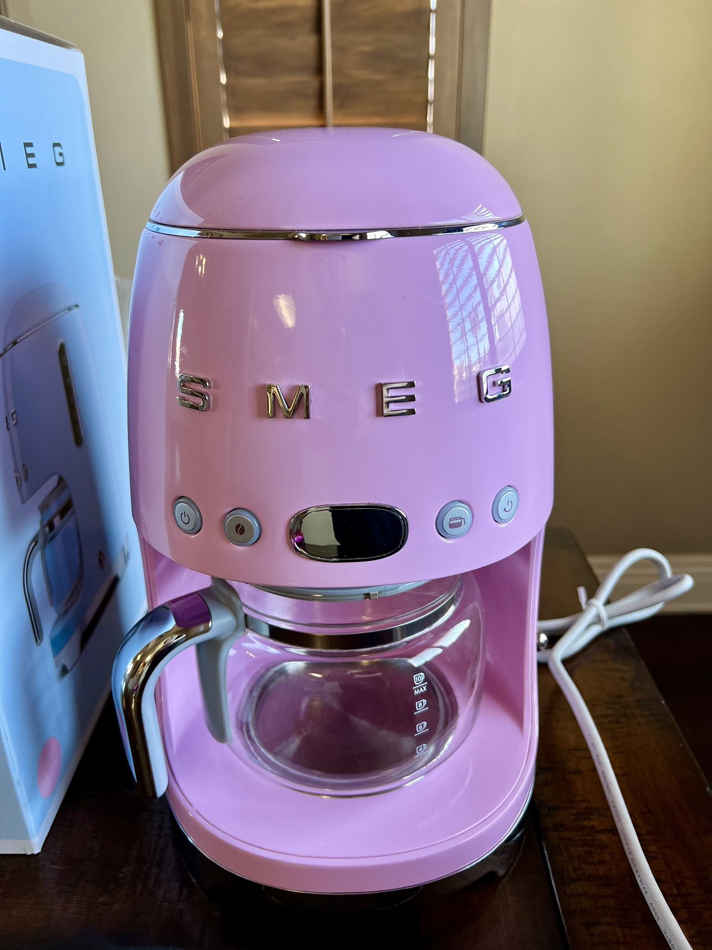 Smeg Coffee Maker In Cream Color for Sale in Kirkland, WA - OfferUp