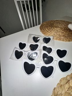 White Heart Glasses - Lightly used