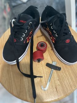 Heelys Brand skate shoes