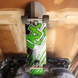 USED SECTOR  9 CRUISER BOARD  ALMOST NEW  WAS KEPT IN GARAGE HABLO ESPAÑOL TANBIEN  NO DELIVERY PICK UP ONLY NO CAR 