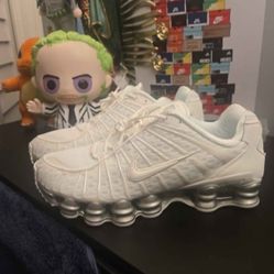 Nike Shox Size 12w 10.5 M 