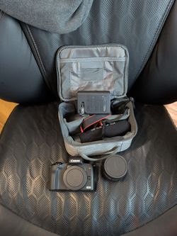 Canon EOS m50 mirror less camera creator kit