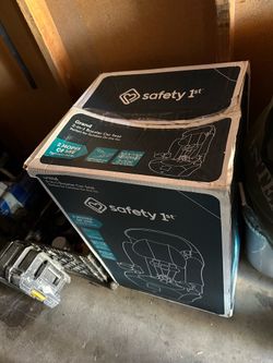 Safety 1st car seat for boy or girl , BRAND NEW IN BOX