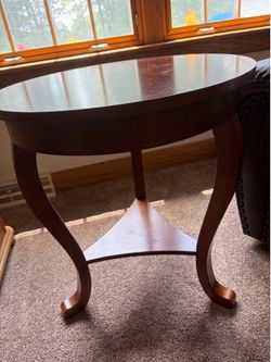 Round wood accent table