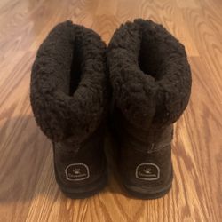 Bearpaw Boots OBO