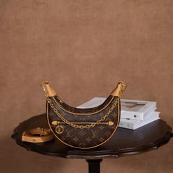 Louis Vuitton Women's small pea bag
