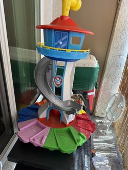 Used plays Sets Paw patrol Hotwheels And ice cream kitchen