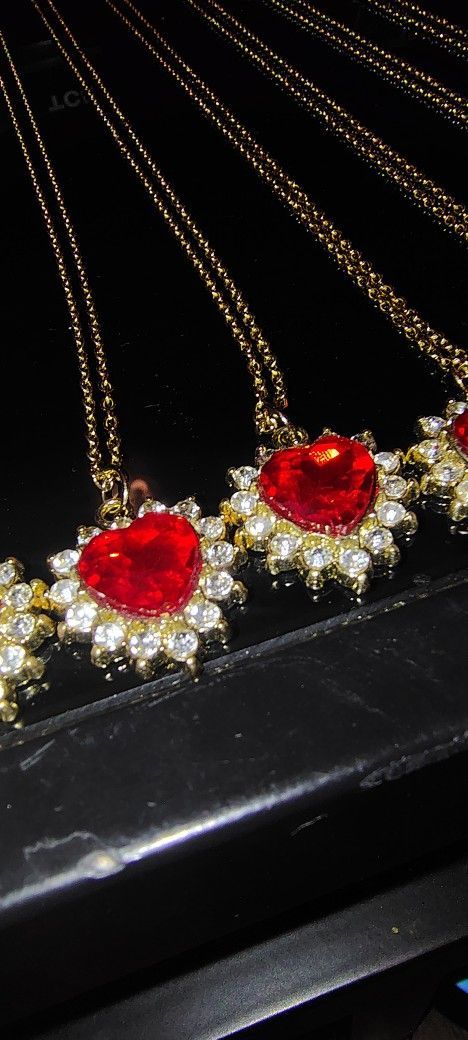 Nice Little Heart Necklaces! 20inch Chains