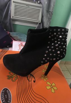 6M ankle booties, good conditions.
