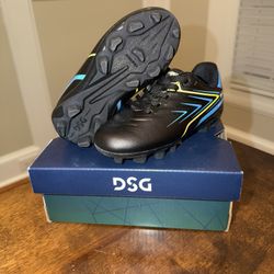 Toddler Cleats Sz 9 Barley Worn