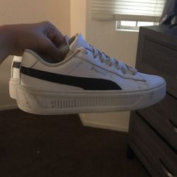 Puma Low Top  White,black,gold