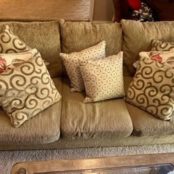 Comfortable 3-Seat Sofa – Clean & Ready for Pickup (La Mirada)