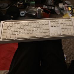 Apple keyboard With Mouse (Wired)