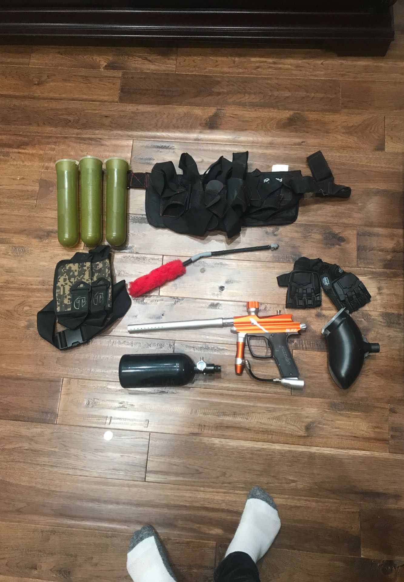 Azodin blitz electric paintball gun and gear set