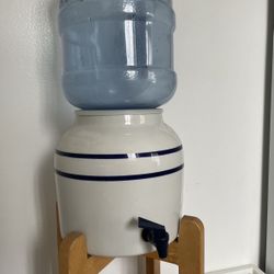 Wood Stand With Porcelain And One 5gallon With Water