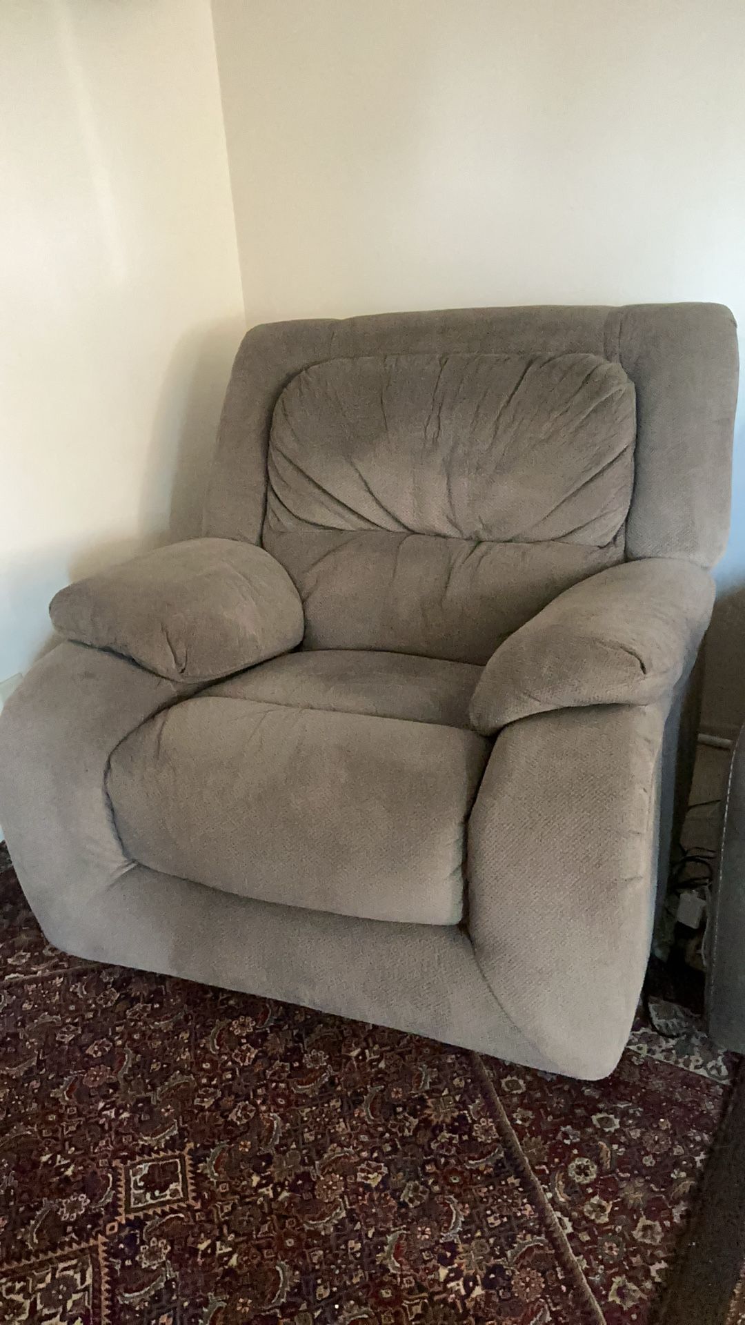 Recliner  Free 