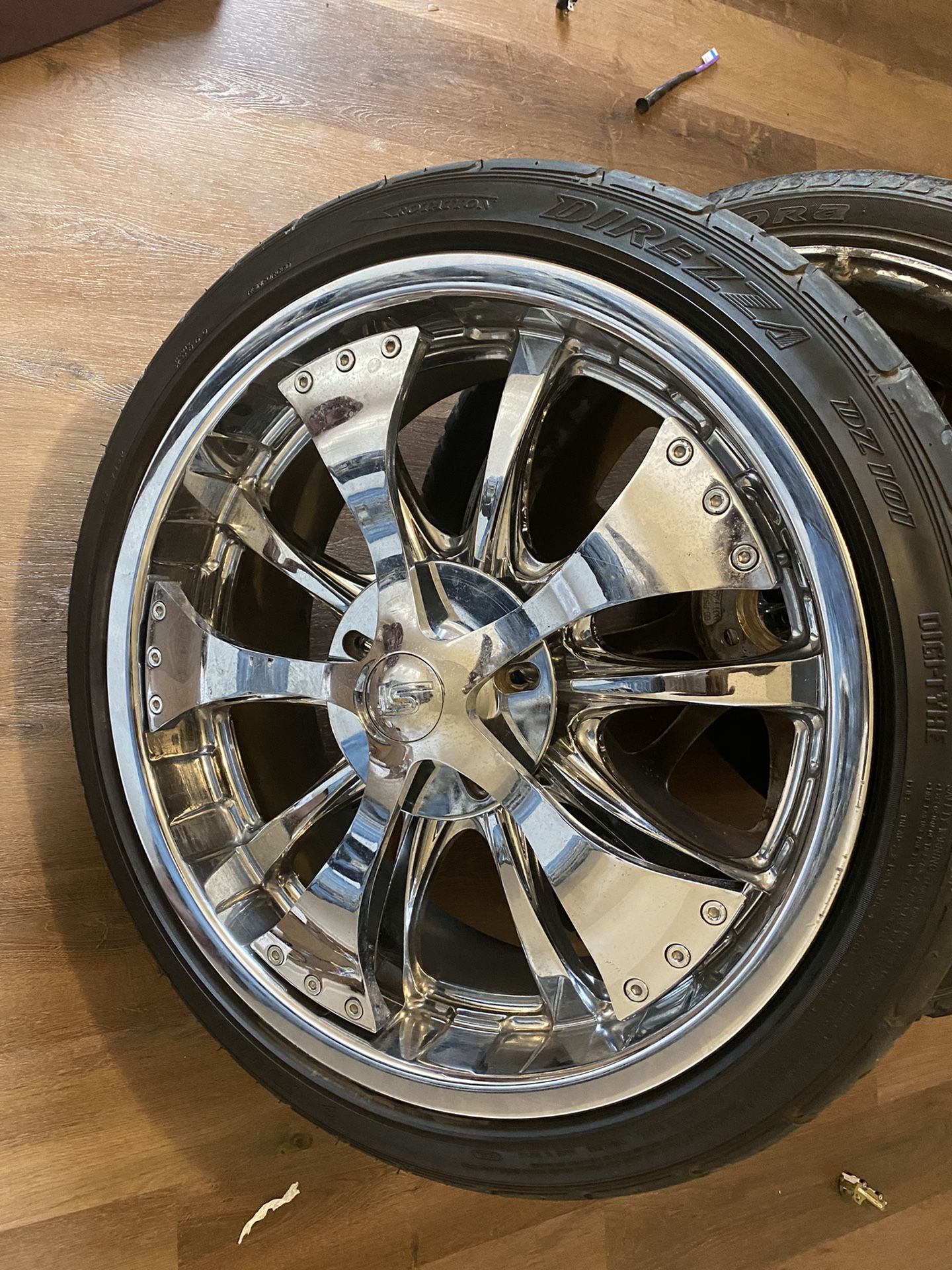 Spinner wheels 20” rims