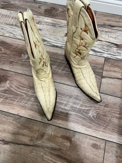 Female Cowboy Boots - Real Leather almost New!