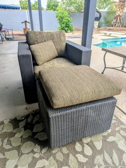 Patio Furniture 7- Piece (Some Items Need Repair)