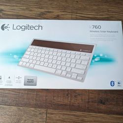 Logitech Wireless Solar Keyboard K760 USED 