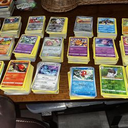 Common and reverse holo pokemon cards