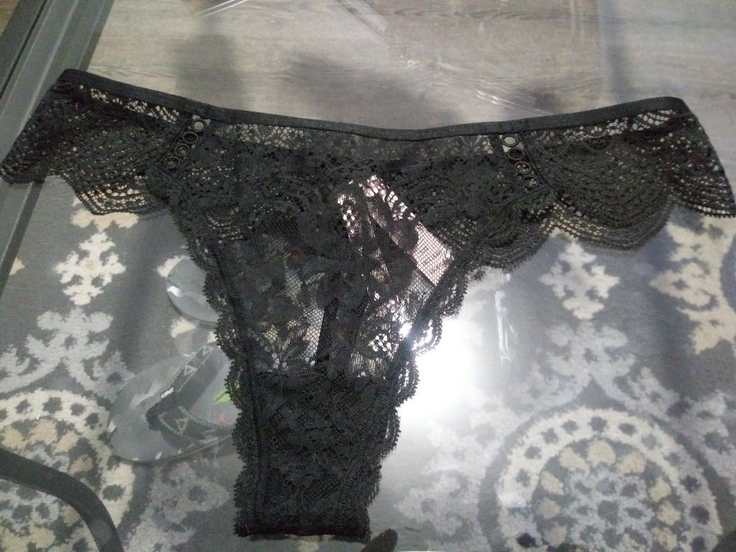 Blumers de encajes tipo hilo dental. Victoria's Secret