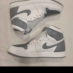 Air Jordan 1 Retro Men Size 9.5 New W/Box
