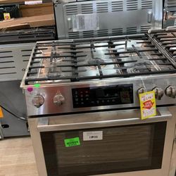 BOSCH HGI8056UC 800 Series 30-in 5 Burners 4.8-cu ft