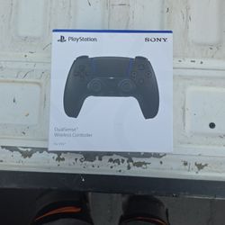 *NEW*SEALED*PS5 BLACK CONTROLLER