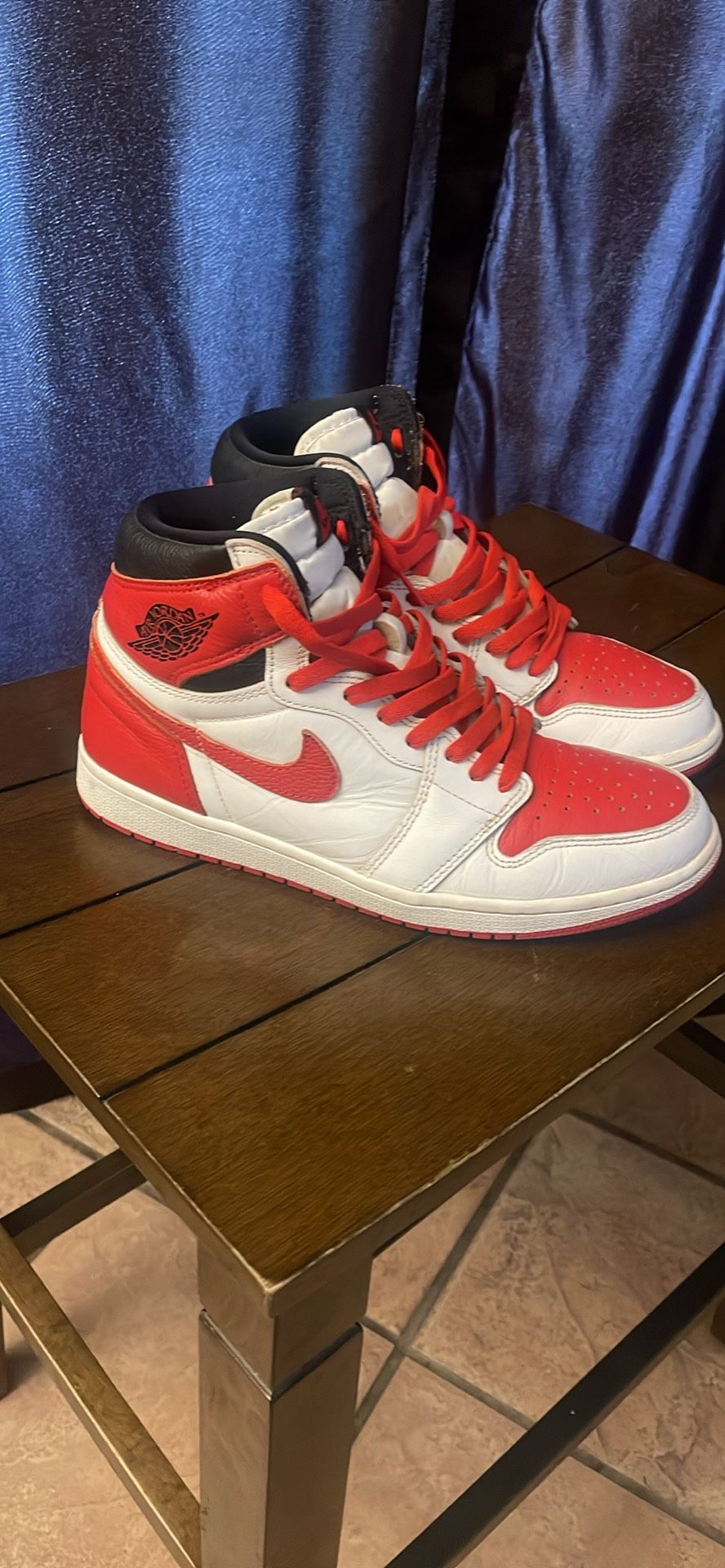 Jordan Retro 1 Red Toe Sz10