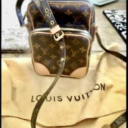 Louis Vuitton amazone body bag - Original/ Authentic