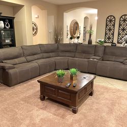 Sectional Couch w/ Power Recliners and USB Ports 