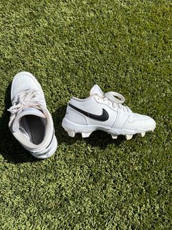 Nike cleats size 3 kids