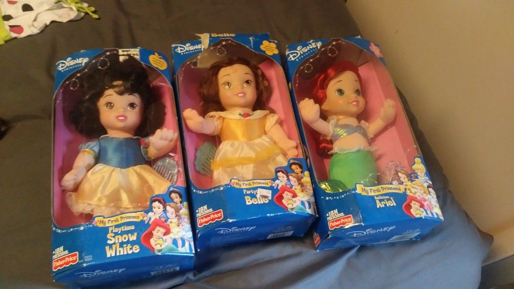 Girls size 3\4 clothes, helmet, dolls