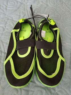 Kids headed to the beach