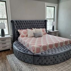 Sansom Gray Queen Velvet Bed // New