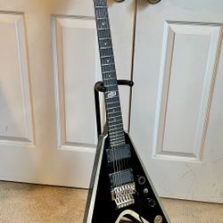 Dean Razorback Guitar with OHSC 