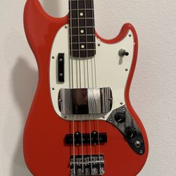 Fender MUSTANG BASS PJ CORAL RED