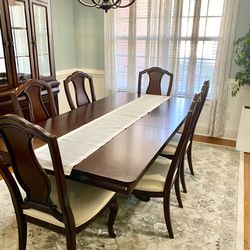 China Cabinet Dining room Table And 6 Chairs 