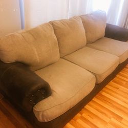 Large & Comfy 3-Seater Couch – Clean & Ready for Pickup