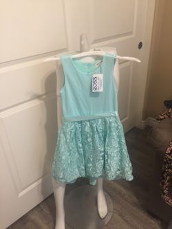 Kids dress size 4