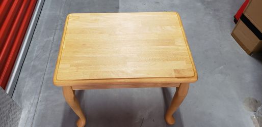 Oak end table