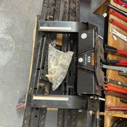 Curt E16 5th Wheel Hitch 