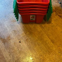 5 Storage Totes W/ Interlocking Lids… Red/ Green